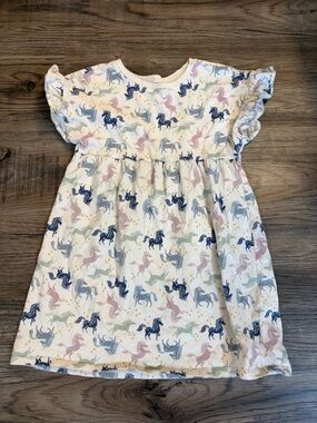 Old Navy White Girls Tee with Blue Print